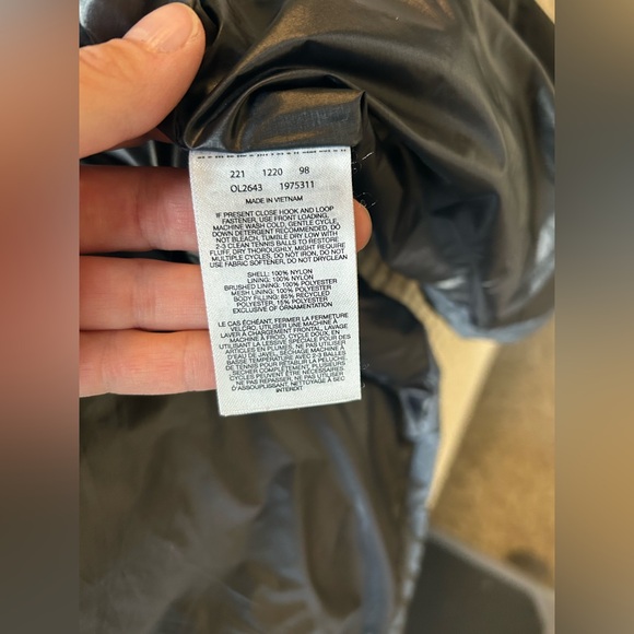 Mountain Hardware Compressor Hoody - Picture 9 of 10